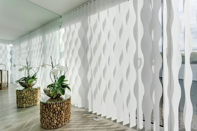 Lamellgardiner, SG 2910, Multi Visio, Private Home, Poole Dorset, United Kingdom, Vertical Waves