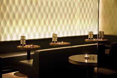 Vertical Blind Systems, SG 2910, Multi Visio, Room shot "Amber Club", Zurich, Switzerland, Vertical Waves