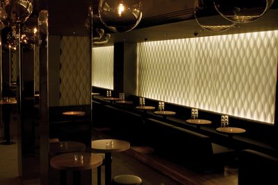 Lamellgardiner, SG 2910, Multi Visio, Room shot "Amber Club", Zurich, Switzerland, Vertical Waves