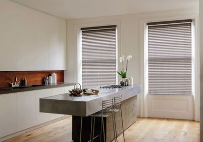 Persienner, SG 8960, Room shot, wood slats 50mm