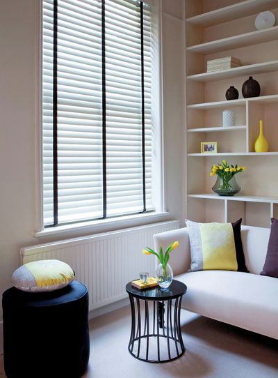 Persienner, SG 8960, Wood slats, 50mm Soft White, Black tape