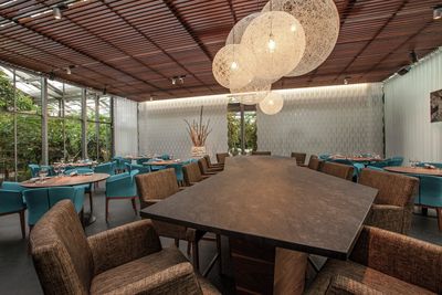 Vertical Blind Systems, SG 2960, Multi Visio, Room shot "Oona the Restaurant", Frutigen, Switzerland, Vertical Waves